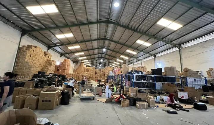 Gudang Sentra Kosambi Dadap Tangerang Bagus Rapi Akses Kontainer 40 Feet Dan Izin Industri