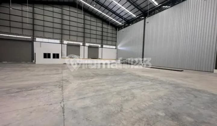 For Immediate Rent: New Warehouse in Paku Haji Area, Near Airport, Close to Laksana Warehousing, Cheapest with 40ft Container Access
