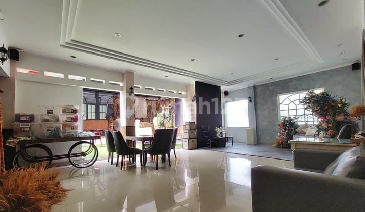 Cipaganti - Disewakan Rumah untuk Usaha Main Road Cipaganti, Bandung