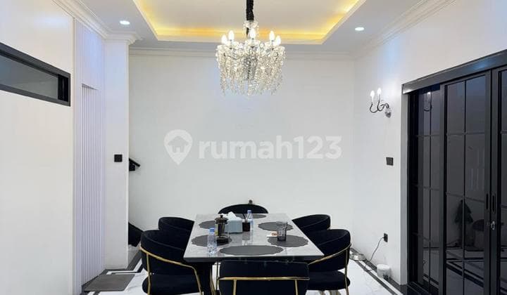 Rumah Siap Huni Modern Elegan Di Kota Baru Parahyangan Bandung