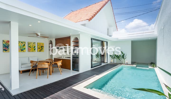 Villa Modern Baru dengan Dua Kamar Tidur di Kesiman