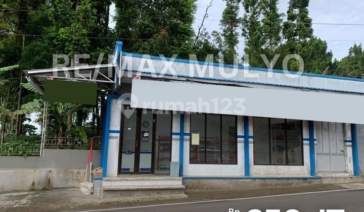 For Sale: Spacious Shophouse by the Roadside in Purbalingga Area For Sale: Spacious Shophouse by the Roadside in Purbalingga Area