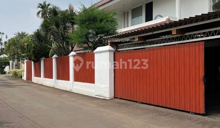 Rumah Mewah Classic 2 Lantai + Private Pool di Kawasan Elite Permata Hijau, Jakarta Selatan - Dekat Akses Tol, Senayan City & Gbk!!