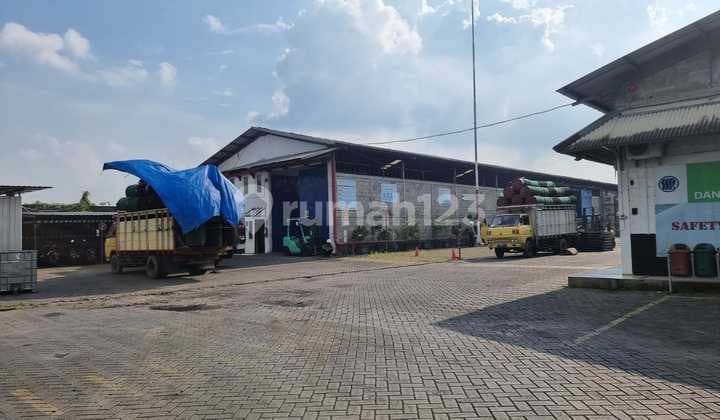 Warehouse for Sale in Jemundo, Spacious with Strategic Location Near Industrial Area