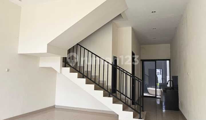 Prime Lokasi Rumah Di Rungkut, Surabaya - Siap Huni, Strategis, Dekat Merr, Tol, Juanda