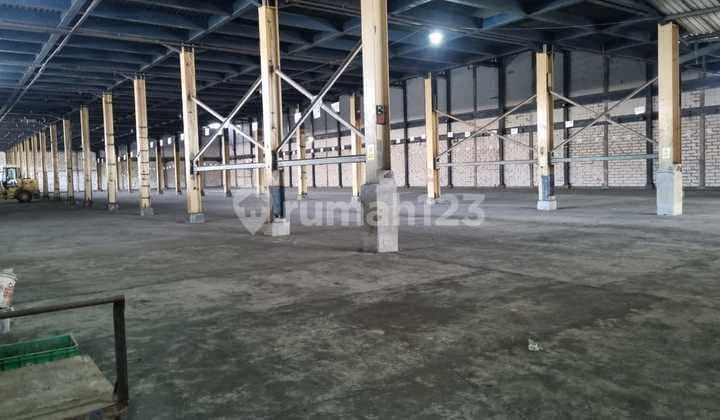 Gudang Di Rungkut Industri, Luas, Ada Loading Dock Dekat Tol, Surabaya