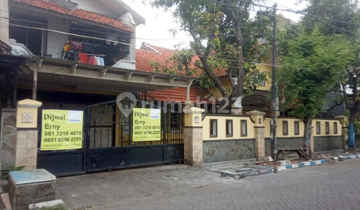Rumah di Tenggilis Utara Surabaya Selatan, Bagus + Terawat, Row Jalan Lebar, Siap Huni