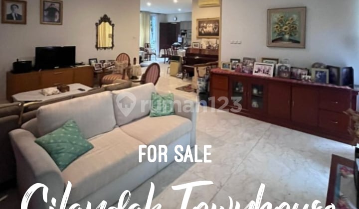 For Sale: Minimalist Modern Townhouse in Cilandak