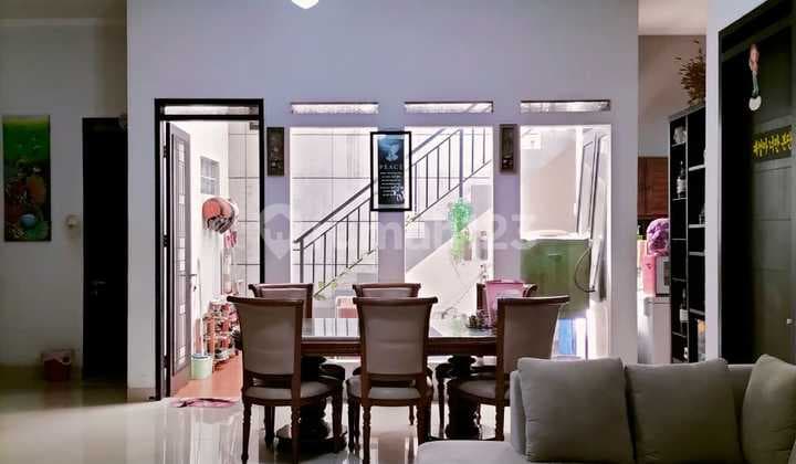 Rumah Mewah Minimalis SHM Cantik di Taman Kopo Indah 3