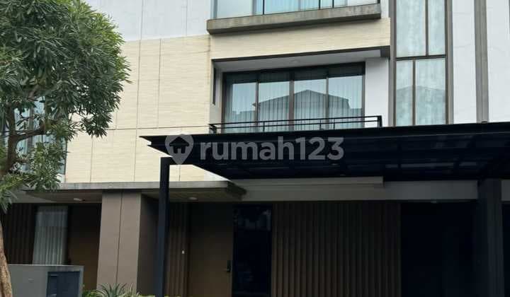 Rumah 3 Lantai Dekat Qbig BSD SHM Strategis