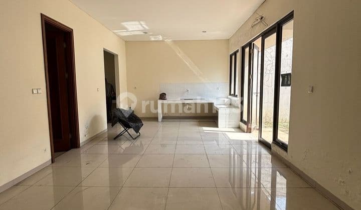 Disewa Rumah Besar Luas di Cluster Cempaka Suvarna Sutera Hadap Golf