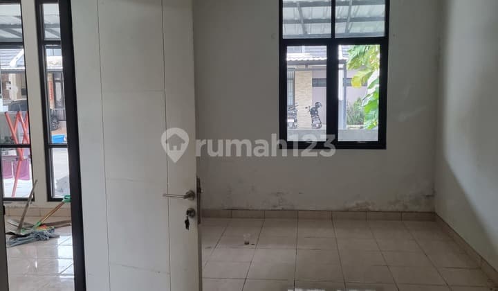 Disewa Rumah 1 Lantai di Citra Raya Full Bangunan Free AC, Kitchen Set, Wh