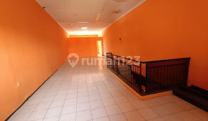 Ruko strategis tengah kota Semarang ramai dekat kampus Undip dekat pintu tol disewakan di Tembalang Semarang selatan