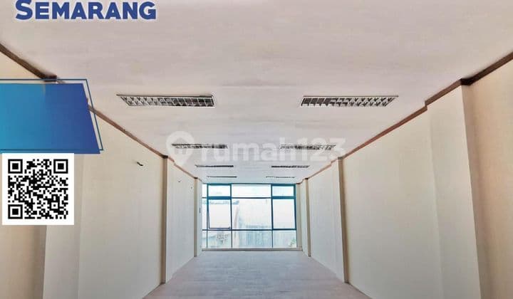 Ruko tengah kota Semarang strategis dekat simpang lima di pusat kota disewakan di Gajahmada Semarang tengah