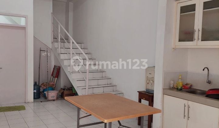 Rumah besar luas tengah kota Semarang siap pakai dekat simpang lima pusat kota bisa untuk mess kantor disewakan di Seroja Semarang tengah