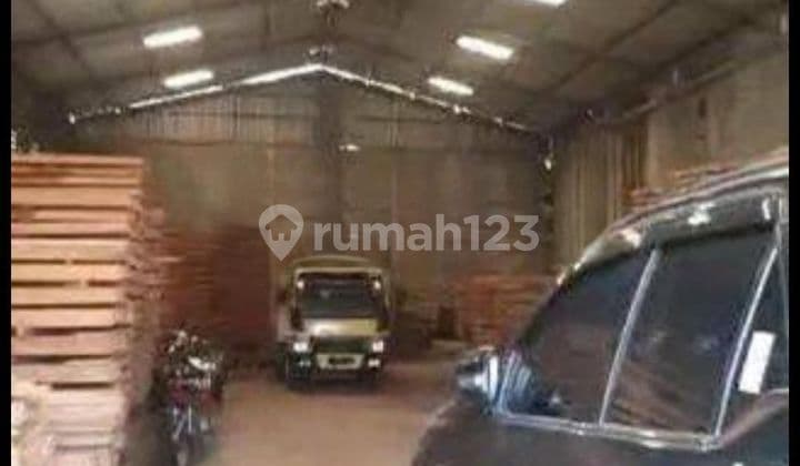 Gudang strategis tengah kota Semarang siap pakai dekat LIK dekat pintu tol Gayamsari disewakan di Woltermonginsidi Pedurungan Semarang timur