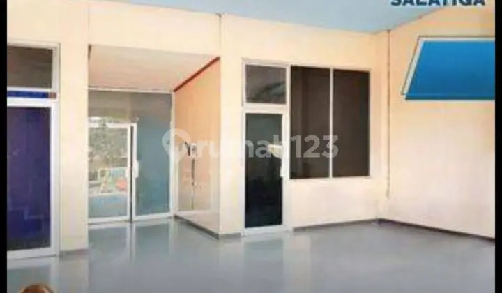 Ruang usaha tengah kota Salatiga ramai untuk usaha dekat kampus UKSW dijual di Kridanggo Mangunsari Sidomukti Salatiga