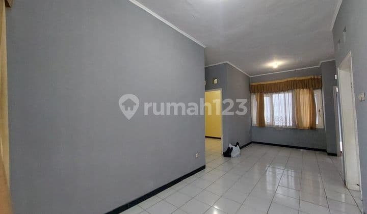 Rumah minimalis tengah kota Semarang siap pakai dekat bandara dekat tol dekat sekolah Karangturi disewakan di graha padma krapyak semarang barat