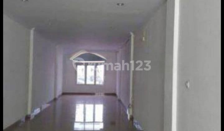 Ruko tengah kota Semarang ramai siap pakai dekat perumahan dekat kampus Unimus Undip hadap jl raya di Pandanaran Hills Sambiroto Tembalang Semarang selatan