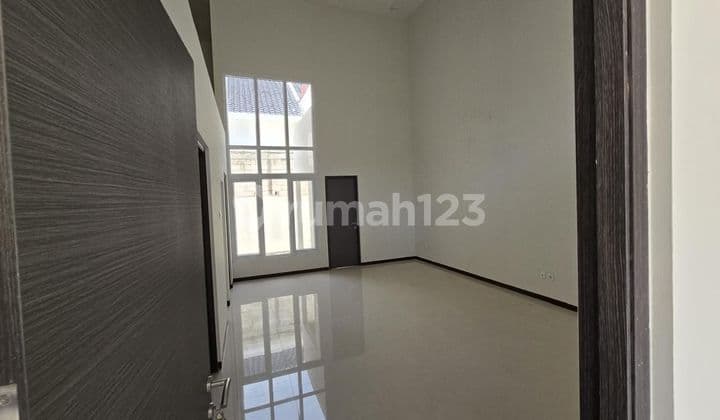 Rumah baru minimalis tengah kota Semarang dekat sekolah Tritunggal DCS dekat kampus Binus Udinus dekat RS tol bandara disewakan di Semarang indah Semarang barat