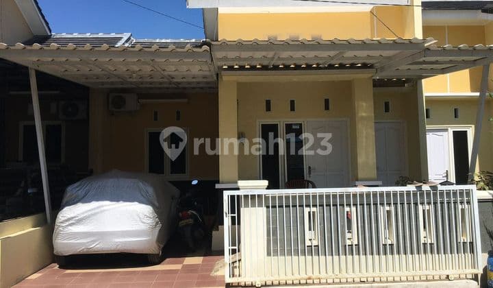 Rumah tengah kota Semarang dekat Undip siap pakai dijual di Tembalang Semarang selatan