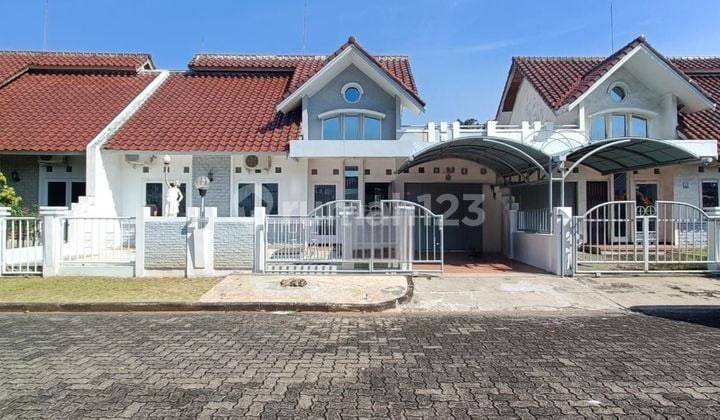 Rumah minimalis tengah kota Semarang siap pakai dekat bandara dekat pintu tol dekat sekolah karangturi dekat KIC Gatsu disewakan di Graha Padma Krapyak Semarang barat
