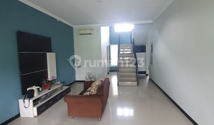 Rumah minimalis tengah kota Semarang dekat kampus Undip dekat pintu tol siap pakai disewakan di Graha estetika Tembalang Semarang atas