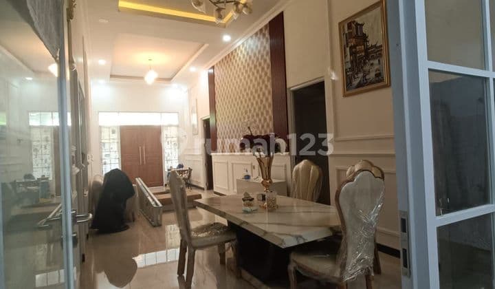 Rumah minimalis tengah kota Semarang siap pakai dekat sekolah Karangturi dekat tol dekat bandara dijual di Graha Padma Boulevard Krapyak Semarang barat