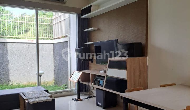 Rumah modern minimalis bagus tengah kota Semarang daerah elit siap huni dekat tol dekat Akpol dekat sekolah internasional dijual di Graha Candi Golf Jangli Candisari Semarang atas