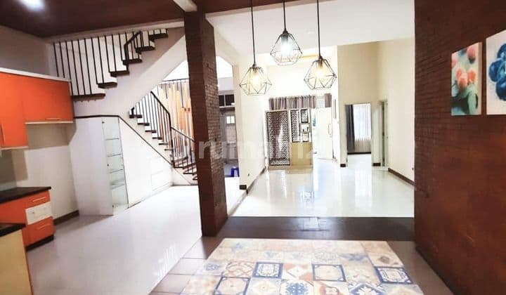 Rumah Bagus Besar Luas Mewah Tengah Kota Semarang Kawasan Elit Dekat Kampus Undip Dekat Pintu Tol Disewakan Di Graha Estetika Tembalang Semarang Atas