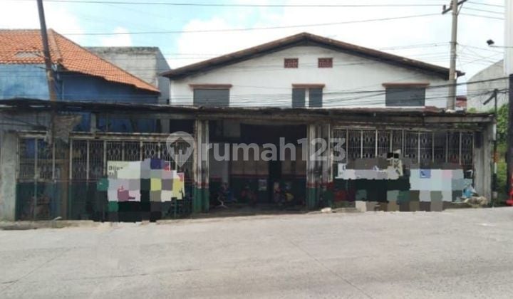 Strategic warehouse in downtown Semarang, ready to use, bustling area near the airport, harbor, close to Krapyak toll gate, for rent on Siliwangi Main Road, Kalibanteng Kulon, West Semarang.