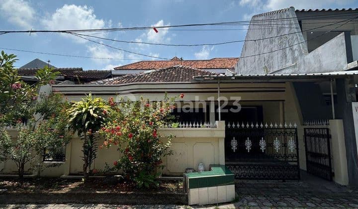 Rumah Lama Dihitung Tanah Tengah Kota Semarang Dekat Pintu Tol Gayamsari Dekat Kampus Usm Dekat Tlogosari Dekat Majapahit Cocok Untuk Rumah Kos Atau Gudang Kantor Dijual Di Taman Sendangsari Supriyadi Gayamsari Kalicari Semarang Tengah