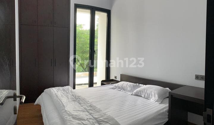 Rumah Baru Modern Minimalis Bagus Tengah Kota Semarang Siap Pakai Dekat Tol Dekat Sekolah Internasional Dekat Akpol Disewakan di Graha Candi Golf Jangli Candisari Semarang Atas