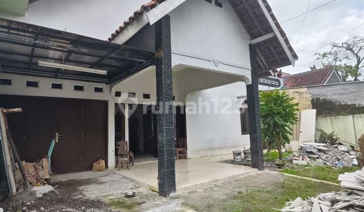 Rumah Dihitung Tanah Strategis Murah Lokasi Bagus Tengah Kota Ungaran Dekat Pintu Tol Area Ramai Lingkungan Asri Dijual di S Parman Sidomulyo Ungaran Timur Kab. Semarang