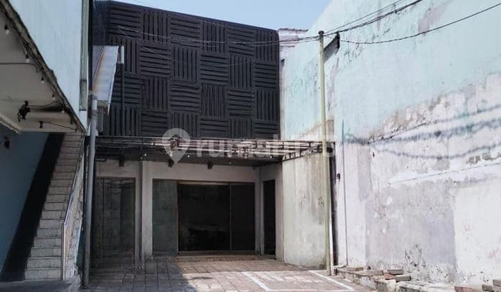 Ruang usaha strategis tengah kota Semarang ramai pusat kota pusat bisnis dekat bandara dekat RS dekat sekolah kampus dekat pintu tol cocok untuk tempat Billiard, bank, toko, kantor, gudang, salon, kuliner, bengkel, klinik, tempat les disewakan di jalan ra