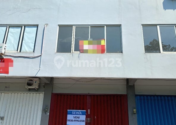 For rent: 3-story shophouse in Royal Town, spacious parking, East Surabaya. For rent: 3-story shophouse in Royal Town, spacious parking, East Surabaya.