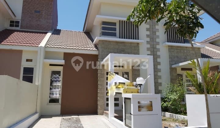 Rumah Minimalis Valencia Icon Puri Surya Jaya Sidoarjo