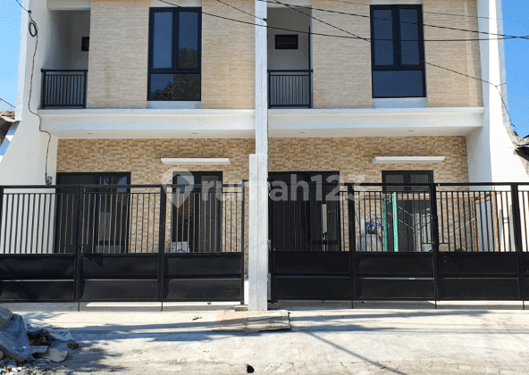 Dijual Rumah Minimalis Baru Gres 2 Lt Siap Pakai, Nirwana Eksekutif Blok Bb , Surabaya Timur