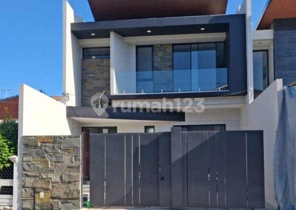 RUmah BARU 2 Lantai Minimalis BAGUS Manyar Jaya Jalan Lebar