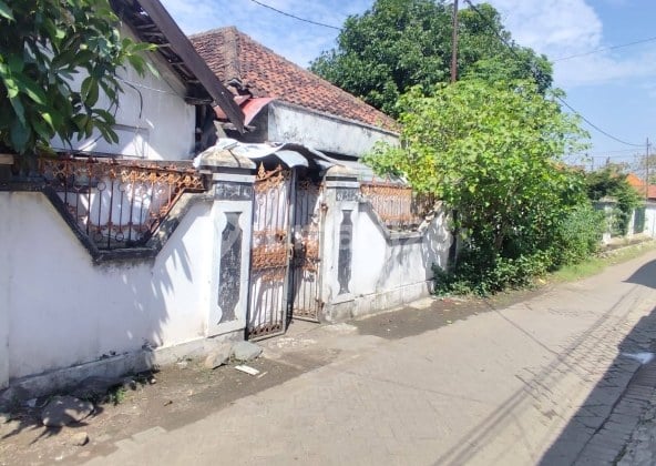 Dijual Rumah Hitung Tanah Cocok untuk Kos Karyawan Buduran , Sidoarjo