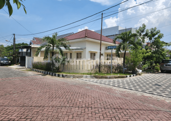 Disewakan Rumah 1 Lantai Kondisi Bagus Hook Semi Furnished, Nirwana Eksekutif Blok Cc , Surabaya Timur