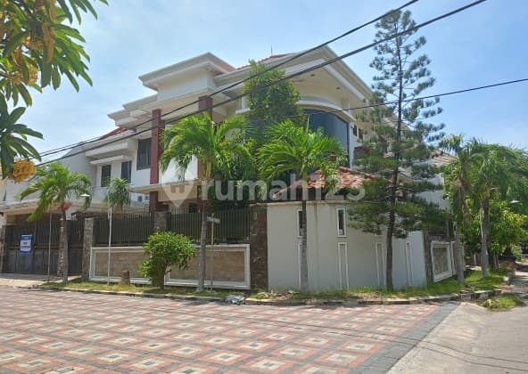 Disewakan Rumah Hoek Furnished Dekat Puskesmas Medokan Ayu , Surabaya Timur