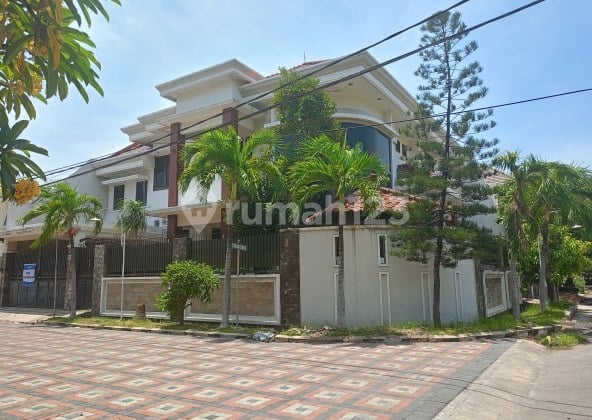 Disewakan Rumah Hoek Furnished Dekat Puskesmas Medokan Ayu , Surabaya Timur