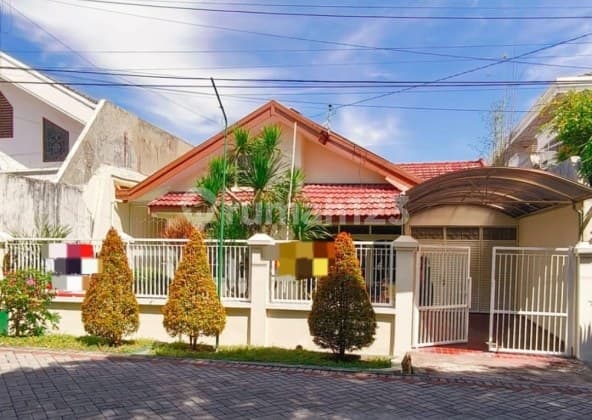 Well-Maintained Asri House, Klampis Semolo Barat, Wisma Mukti, East Surabaya