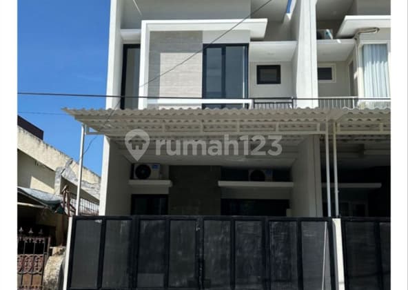 Dijual Rumah Istimewa di Kutisari Indah Utara Iv