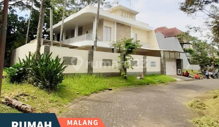 Dijual Rumah Hook Premium di Araya Golf Malang Row Jalan Lebar