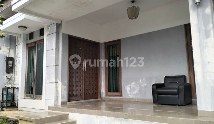 House with Swimming Pool Near Akpol Semarang