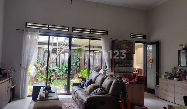 Rumah di Bandung Tempo Dulu Kota Baru Parahyangan Dekat Ikea