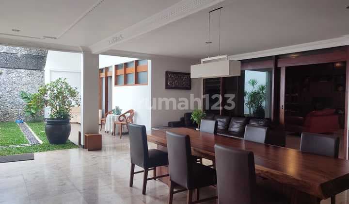 Rumah Bagus Dan Terawat di Setra Sari Bandung