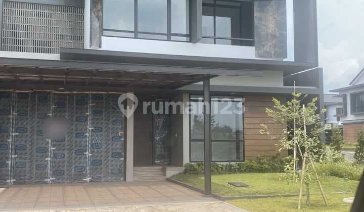 Comfortable Minimalist House in Nilapadmi, Baru Parahyangan City